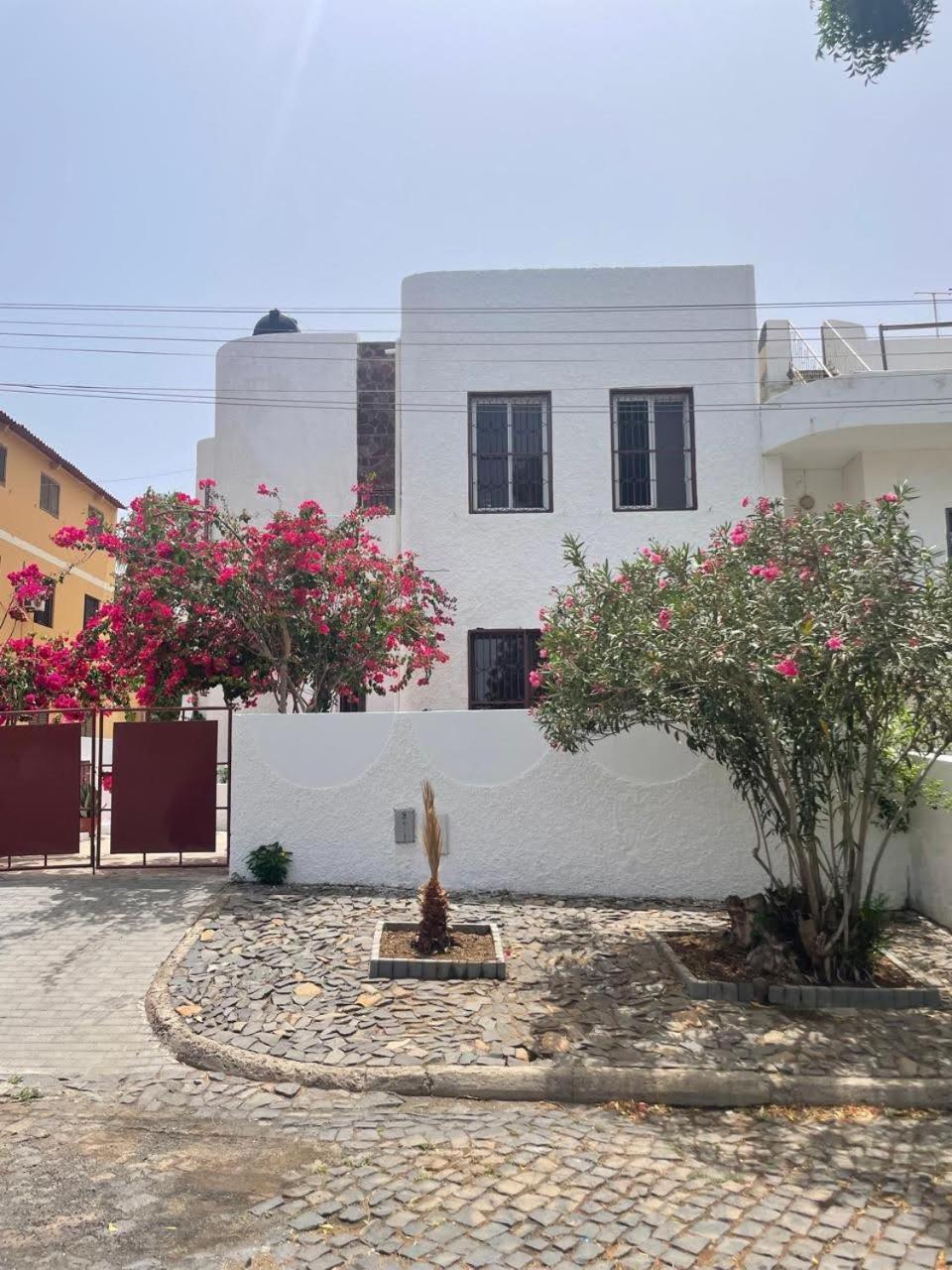 Casa Estrela - Sea & Art Guesthouse Praia Exterior photo