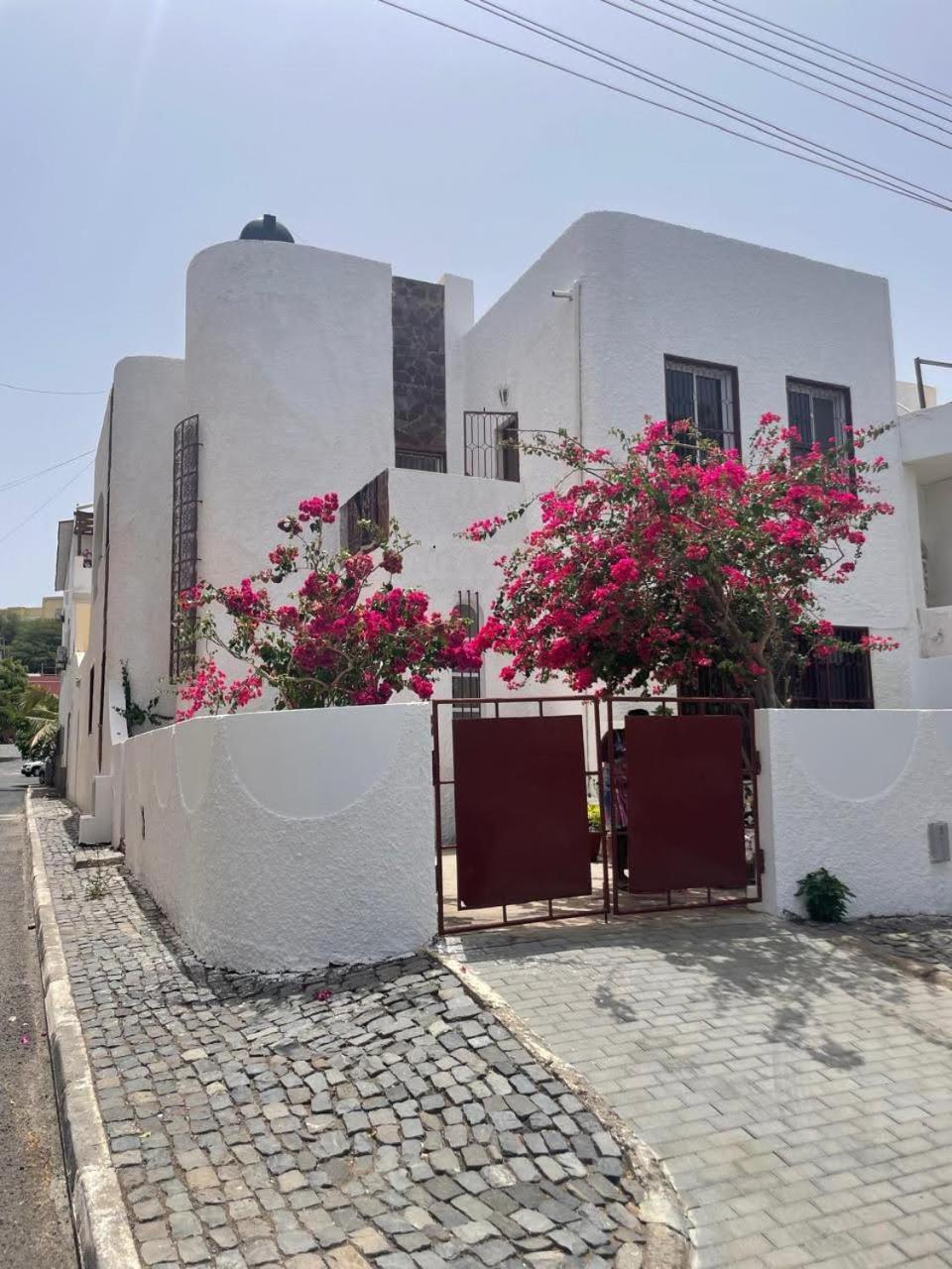 Casa Estrela - Sea & Art Guesthouse Praia Exterior photo